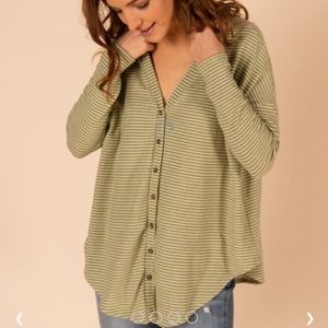 Agnes & Dora L Olive Striped EUC Weekend Top/Cardi